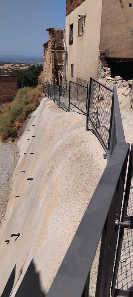 Imagen Obras de emergencia para estabilización y sostenimiento de talud en calle de Fonz (Muro de San Jose)
